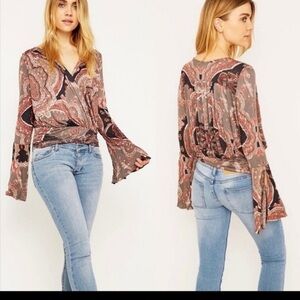 Free People Fiona Jersey Wrap Paisley Bell Sleeve Top Size XS‎